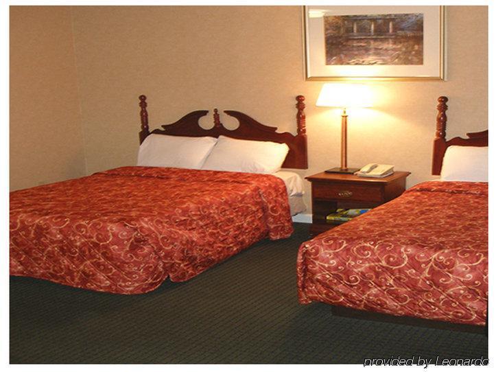 Americas Best Value Inn New London Mystic Habitación foto